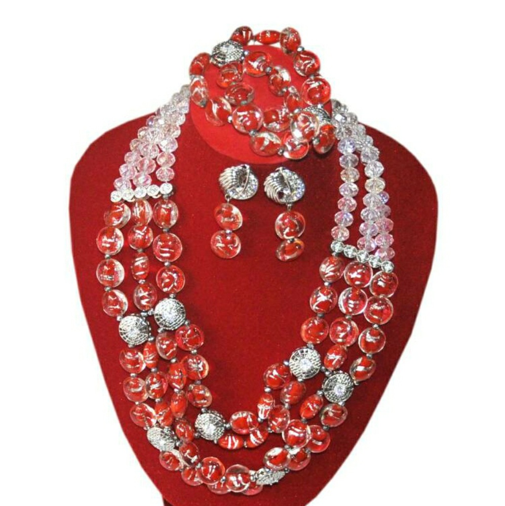 A piece of jewelry is always a piece of art.